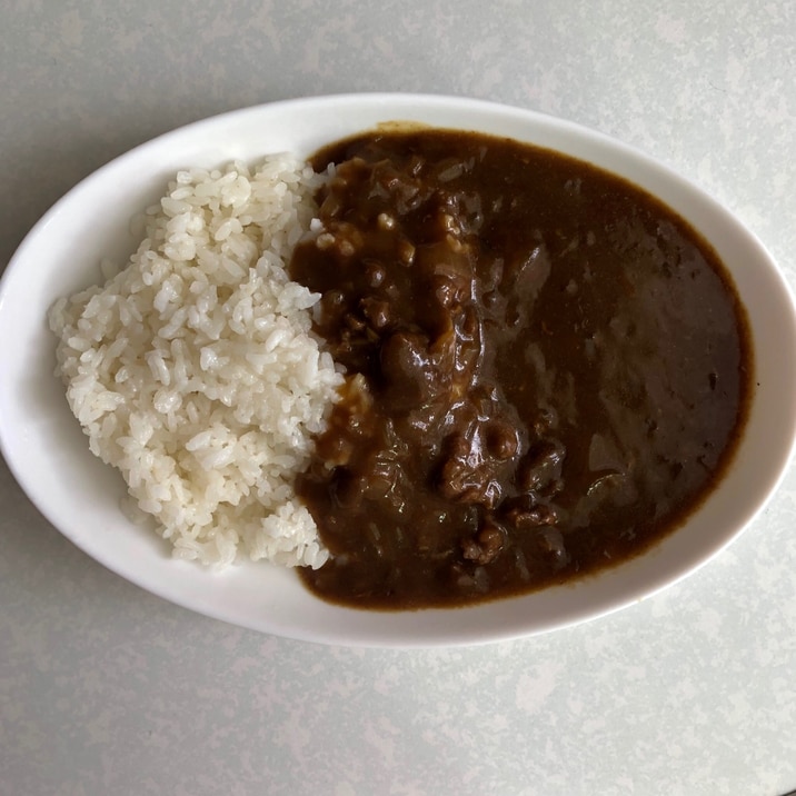 シンプルが1番美味しい。素朴でコクのあるカレー